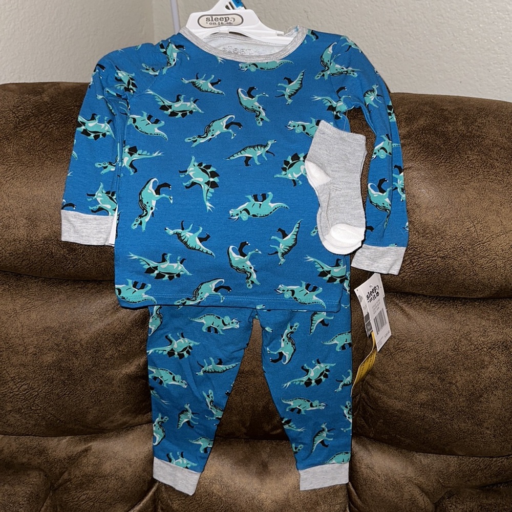 7 complete pajama sets - Picture 4 of 8